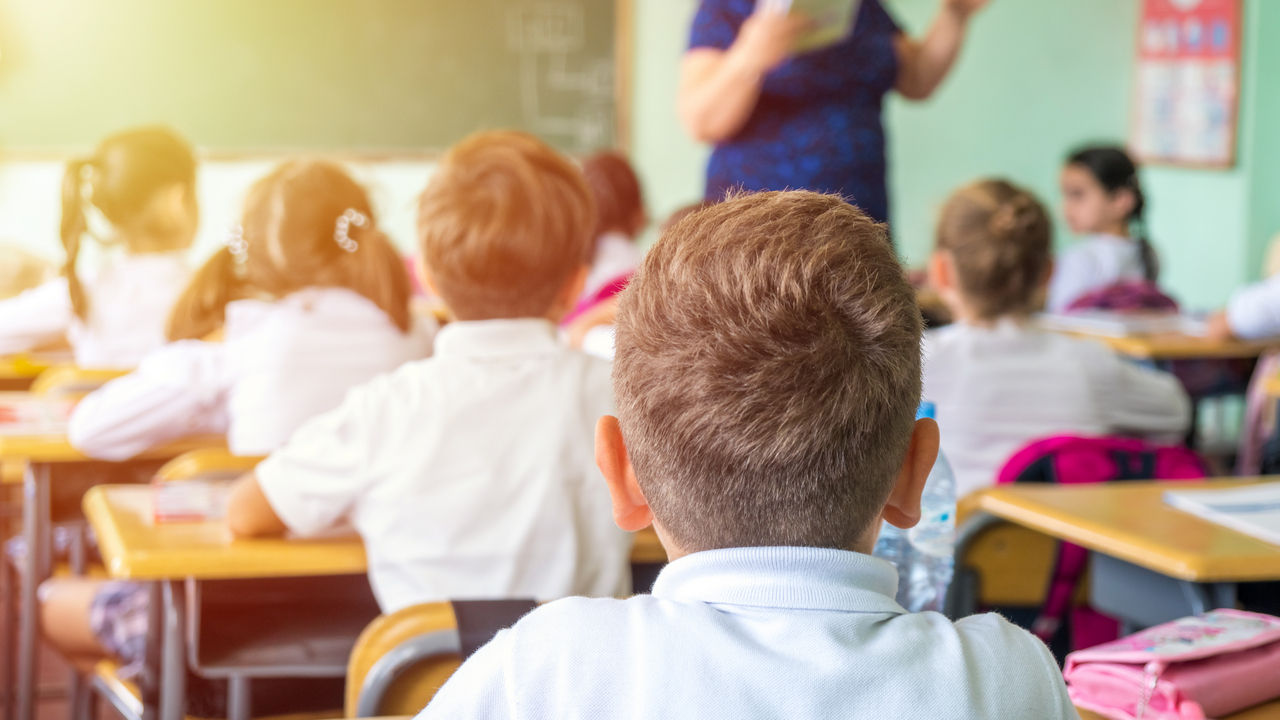 Înscrierea copiilor în clasa I pentru anul școlar 2026-2027 începe pe 1 aprilie.