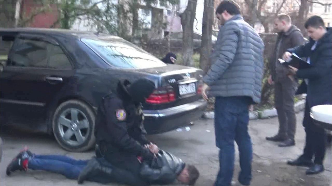 Dealer, reținut pentru comercializarea drogurilor sintetice. Foto: politia.md