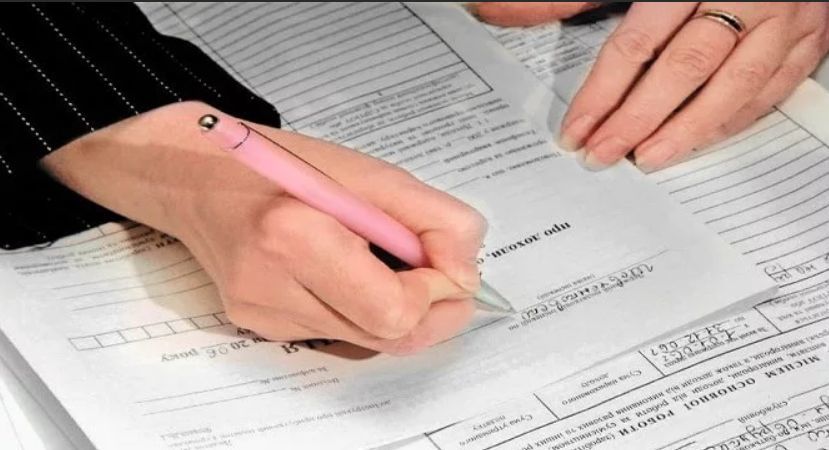 Подать декларацию о доходах можно до 3 мая.