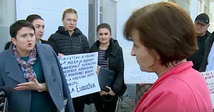 Марианну Корноголуб в прошлом году уволили за психологическое давление на детей.