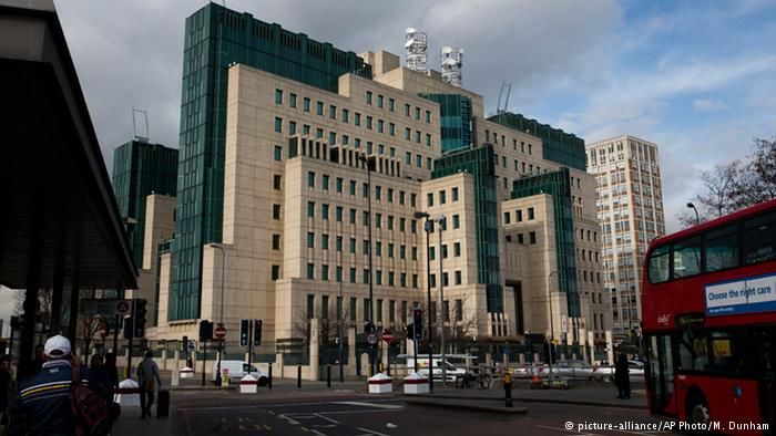 Здание MI6 в Лондоне.