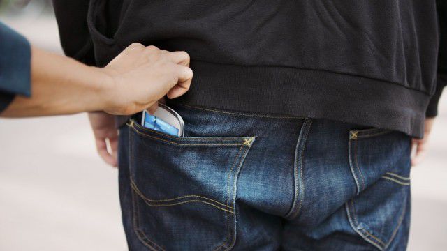 Un minor a ajuns la Poliţie, după ce a furat un telefon mobil. Foto: monitorulcj.ro