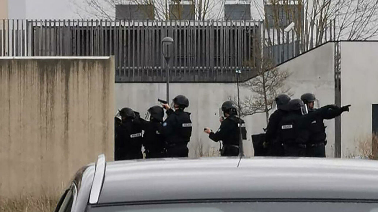 Во Франции закрыли мечеть из-за пропаганды терроризма.