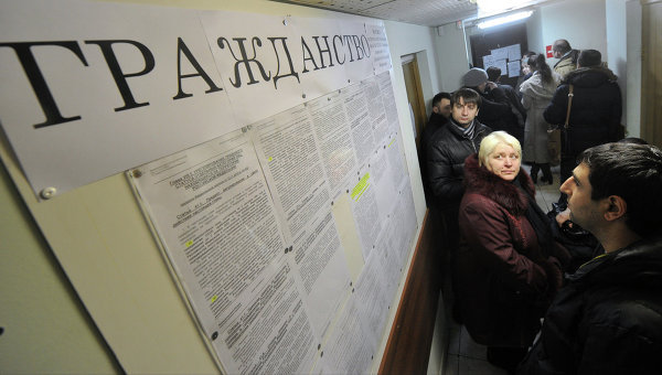 Приток мигрантов с Украины создает напряженную ситуацию в приграничных российских регионах и мегаполисах.
