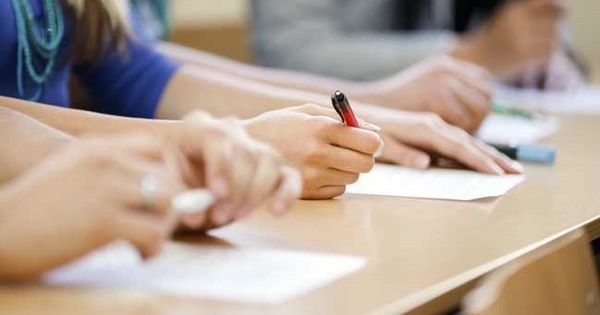 Более 3000 учеников участвуют в дополнительной сессии бакалавриата.
