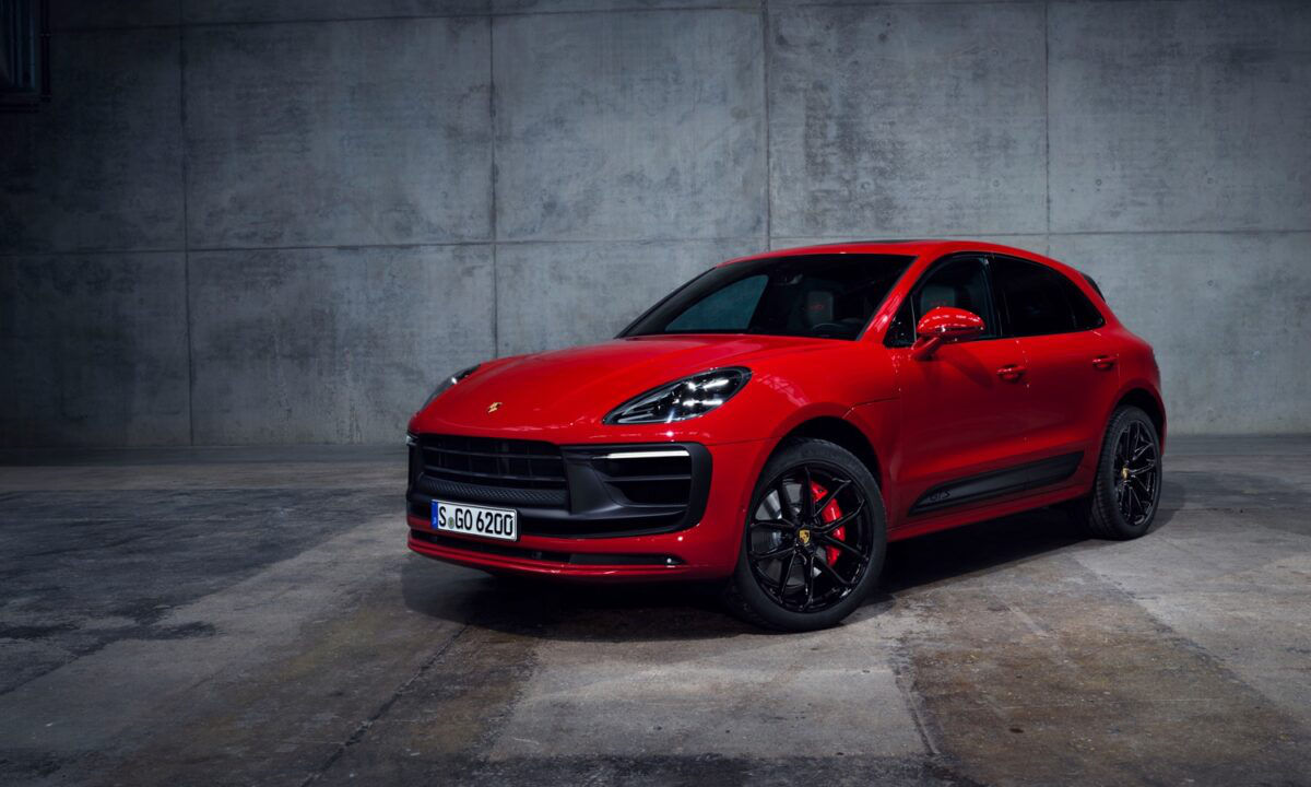 В 2023 году появится электрический вариант кроссовера Porsche Macan.