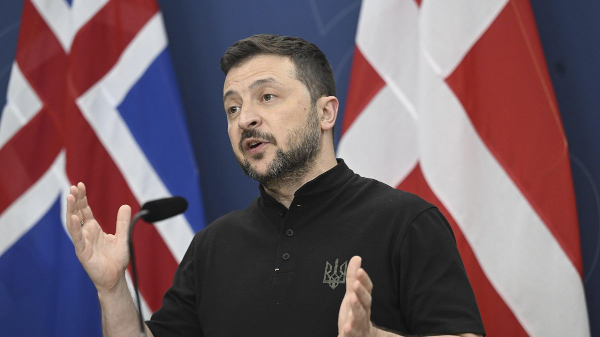 Зеленский: Нанесение ударов по территории РФ западным оружием - "вопрос времени".