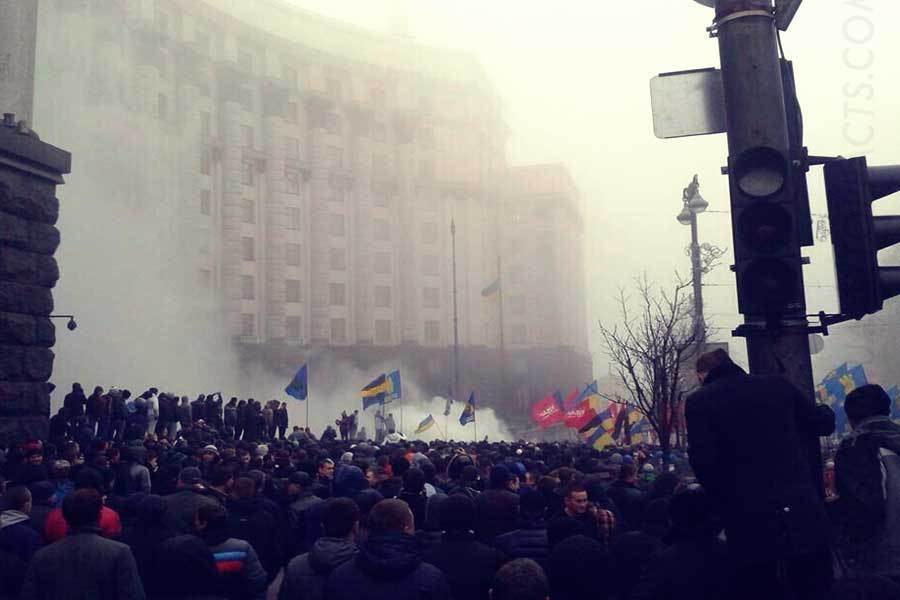 По словам экс-министра МВД Украины, митинг перерастает в революцию. Фото: topfacts.com.ua