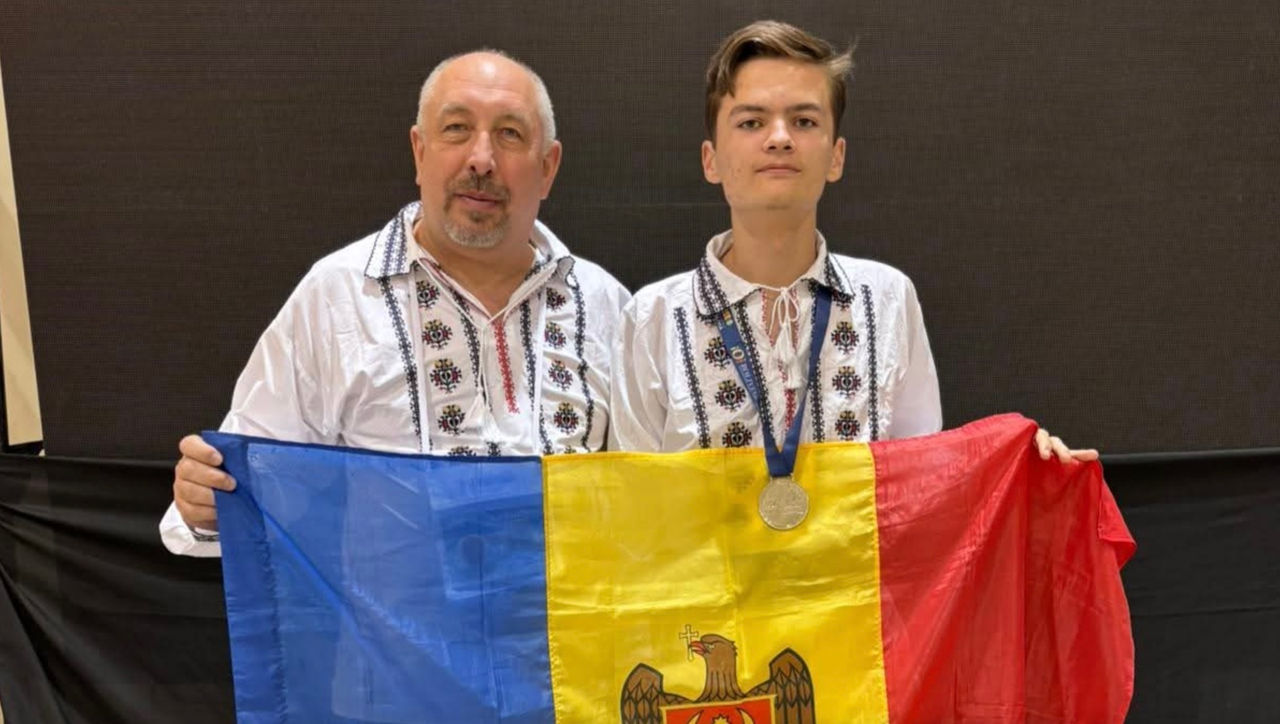 Un elev din Moldova a câștigat medalia de argint la Olimpiada Internațională de Informatică din Bolivia.