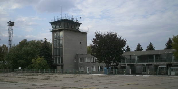 Ополченцы окружили аэродром Краматорска в Донецкой области, на котором находятся украинские силовики.