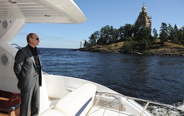 Дача президента России находится на берегу Ладожского озера.