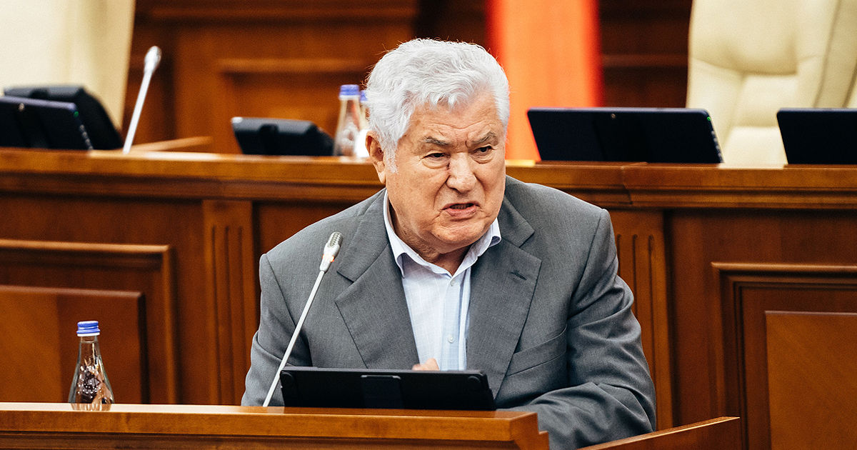 Vladimir Voronin refuză să conducă prima ședință a Parlamentului.