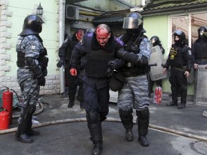 Силовики обязали протестующих до 18:00 прекратить массовые акции в Киеве. Фото: Reuters