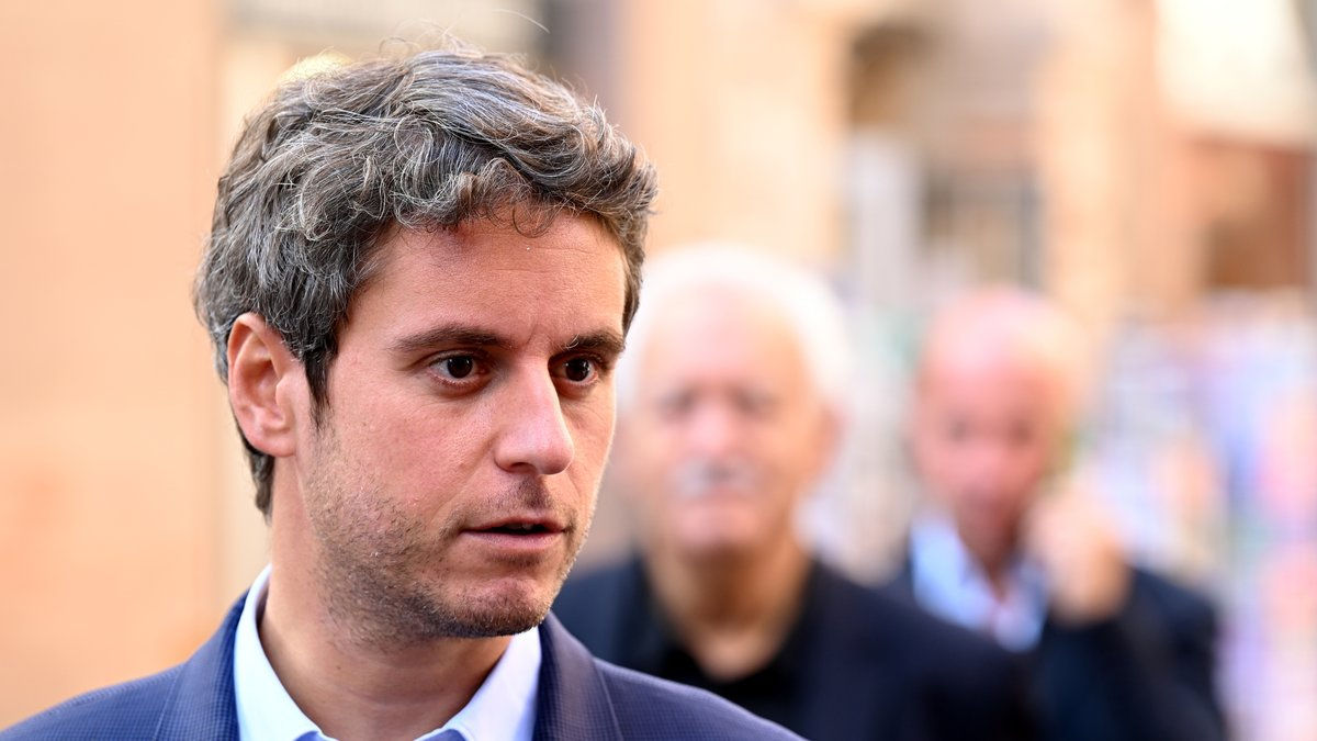 Fostul prim-ministru al Franței și liderul partidului lui Macron a anunțat participarea la cursa prezidențială.