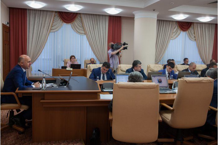 Руководители публичных медико-санитарных учреждений будут отбираться по конкурсу.