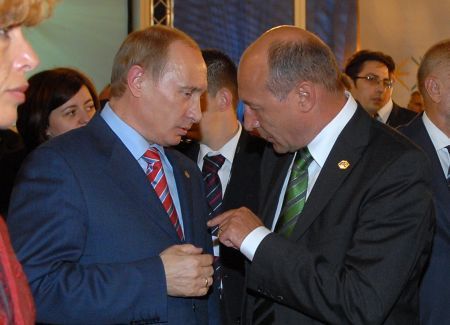 Din declaraţiile preşedintelui român reiese clar că se pregăteşte pentru situaţia în care Rusia va avea graniţă cu România de-a lungul Dunării.