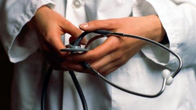 Un bărbat a intrat în comă chiar în holul unei clinici, fiind ignorat de medici. 