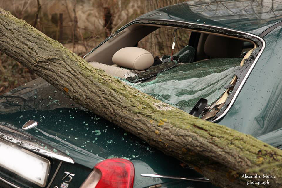 Incidentul a avut loc, aseară, pe strada Căușeni din sectorul Botanica al capitalei. Foto: autoexpert.md