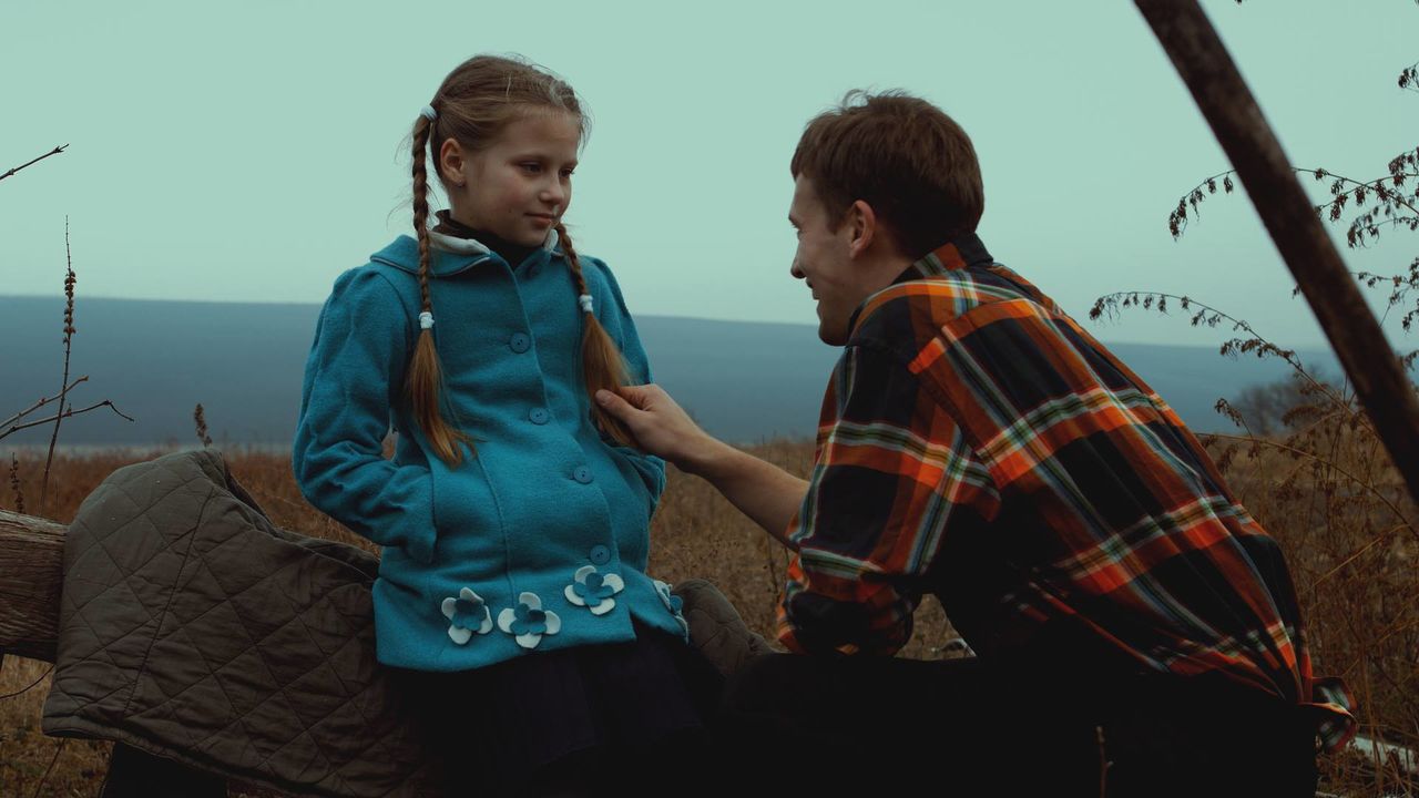  MADS выпустили короткометражный фильм “Жена мужа в Париж провожала”.