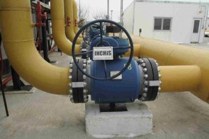ANRE explică reducerea importului de gaz prin diminuarea consumului intern cu 8,1%, care a constituit în primul trimestru 432,4 mil. metri cubi de gaz. 