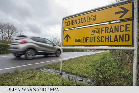 Șase dintre cele 26 state din Spațiul Schengen au reintrodus controale temporare la frontierele naționale.