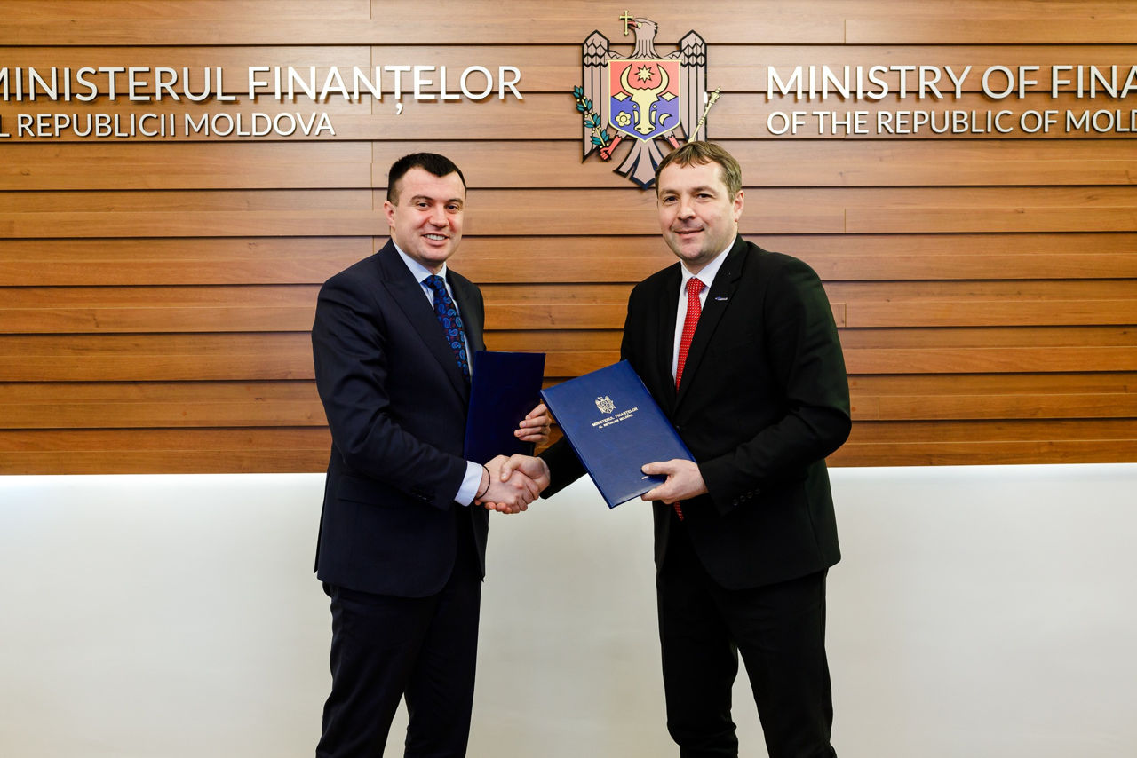 Минфин будет сотрудничать с Junior Achievement в финансовом образовании.