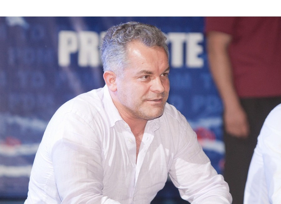 Владимир Плахотнюк сообщил, что ему посоветовали подать в суд на всех, кто распространил информацию о запросе Интерпола, а выигранные деньги передать на благотворительность.