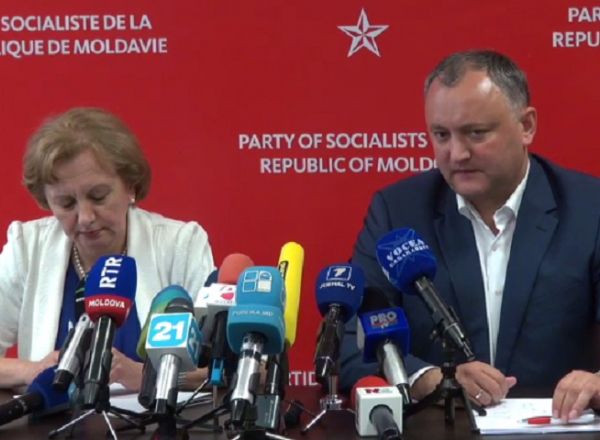 Dodon a declarat ca este sigur ca in al doilea tur candidatul sau la functia de primar, Zinaida Grecianii, va castiga. Foto: protv.md