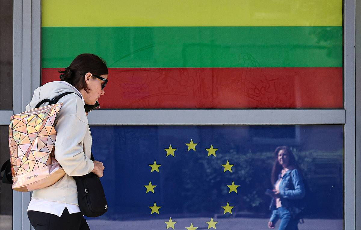 Страны Балтии и Польша закрыли въезд россиянам с визами других стран ЕС.