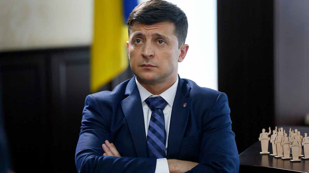 Социологи выяснили, сколько украинцев поддерживают сегодня Зеленского.