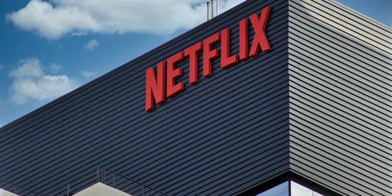 Birourile Netflix din Paris și Amsterdam au fost percheziționate.