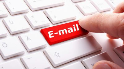 Cele patru mesaje electronice care informau ieri despre alertele cu bombă de la bănci comerciale din Capitală au fost trimise, cel mai probabil, din Ucraina.