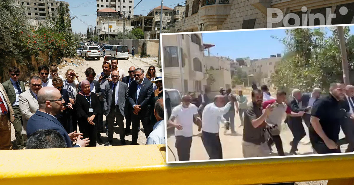 Militarii israelieni au tras focuri de avertisment asupra unui grup de diplomați străini.
