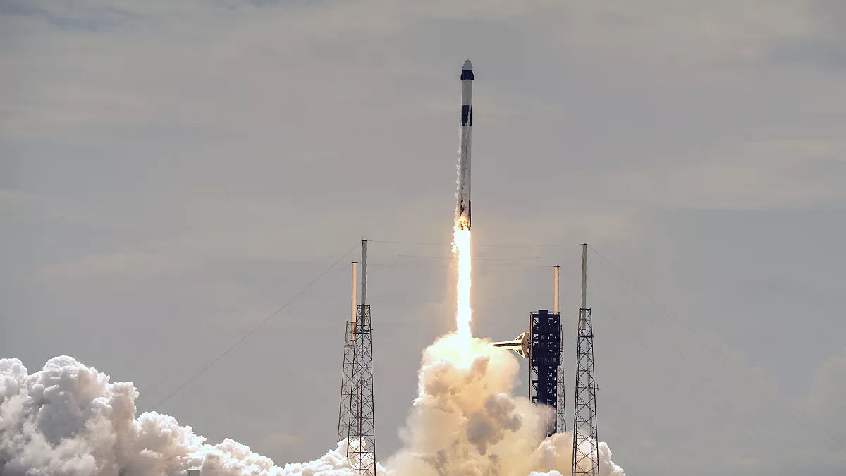 SpaceX a lansat o misiune de salvare pentru întoarcerea astronauților de pe ISS.