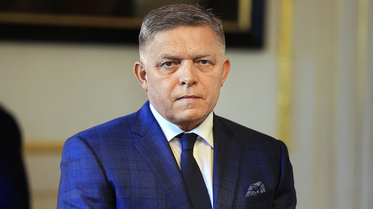 Премьеру Словакии Фицо прислали конверт с пулей.