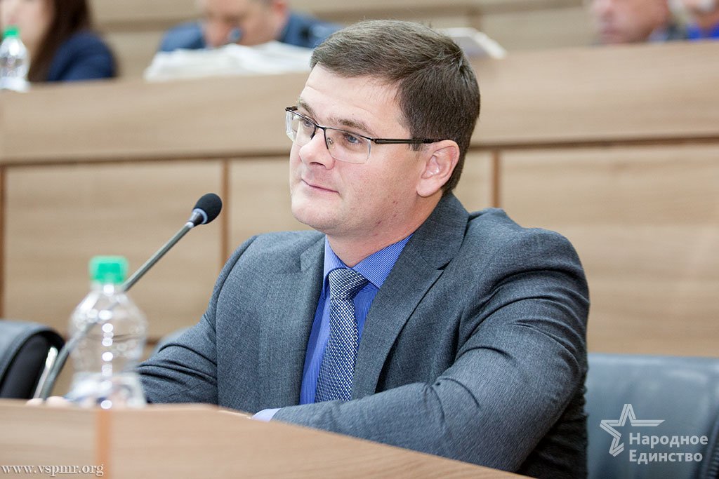 По стечению обстоятельств, именно оппозиционные депутаты постоянно, что-то нарушают.