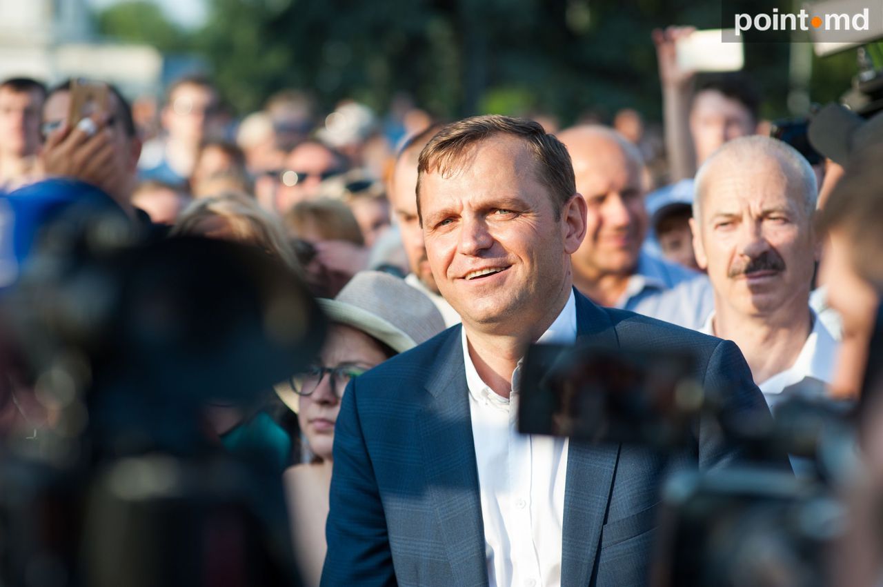 Нэстасе попросил мунсовет Кишинева приступить к действиям юридического характера, чтобы помешать строительству бизнес-центра вместо кафе Guguţă.