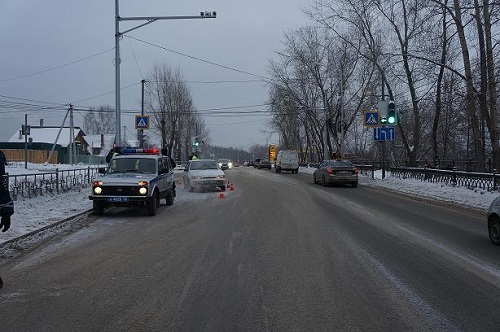 Водитель резко затормозил, однако избежать столкновения не смог.