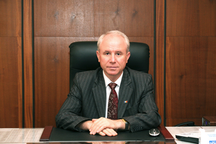 Astfel, ex-Directorul SIS asigură astăzi funcţionarea Aparatului CC prin îndrumarea, coordonarea şi controlul tuturor activităţilor desfăşurate de către subdiviziunile instituției