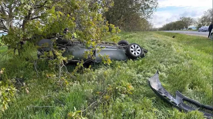 Accident la Drochia: Un polițist, aflat în afara orelor de serviciu, s-a răsturnat cu mașina.