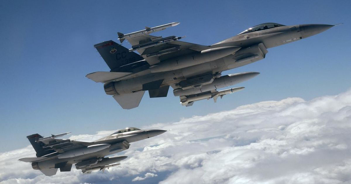 Нидерланды рассмотрят возможность поставки истребителей F-16 Украине.