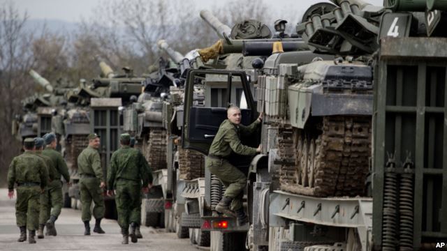Испанский министр призвал стороны конфликта на Украине к "открытому и честному диалогу", а Россию - уважать "территориальную целостность Украины". Фото: AP