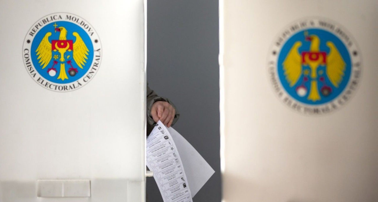 К 11:00 явка на парламентских выборах составила 14,36%.