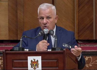 Preşedintele Uniunii Avocaţilor din Moldova (UAM), Emanoil Ploşniţă, riscă să fie demis.