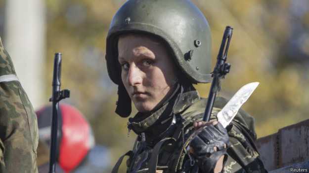 На стороне сепаратистов воюет немало женщин.