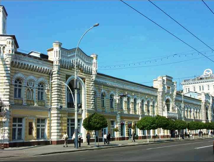 Tur - de pe bd. Ștefan cel Mare și Sfânt pe str. Tighina, str. București, viaduct și în continuare pe traseul stabilit.
