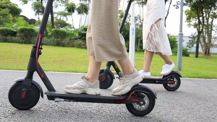 Владельцы сервисов по аренде электросамокатов изменили правила.