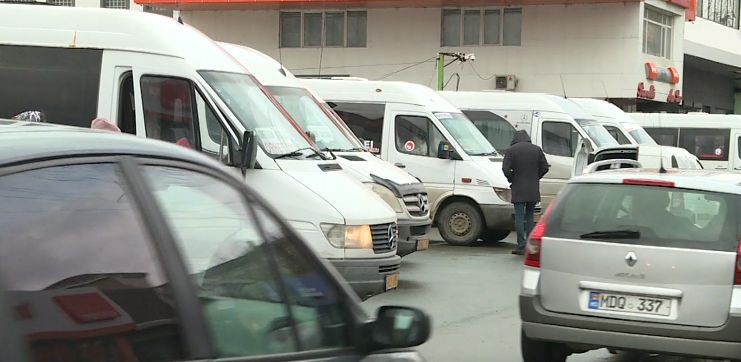 Перевозчики прекратили забастовку и вышли на маршруты.