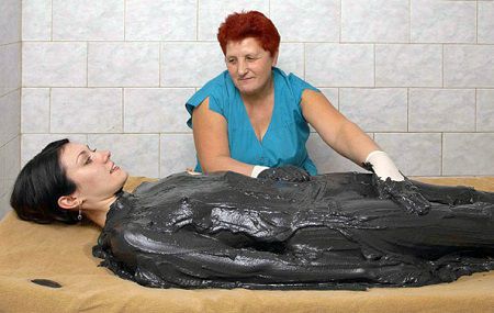Полон и санаторий "Букурия-Синд" в Вадул-луй-Водэ. Заняты все 240 мест.
