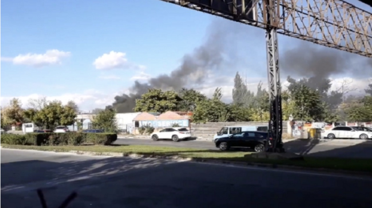 Пожар вспыхнул под Измаильским мостом.